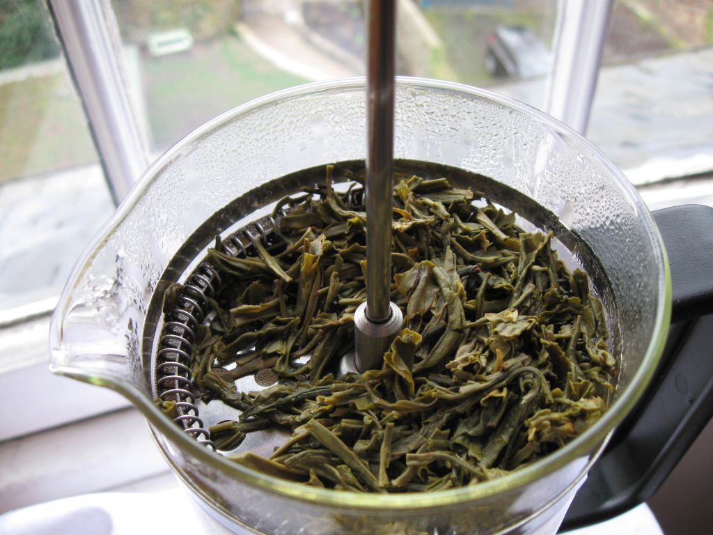 Tea leaves are preserved for more infusions.